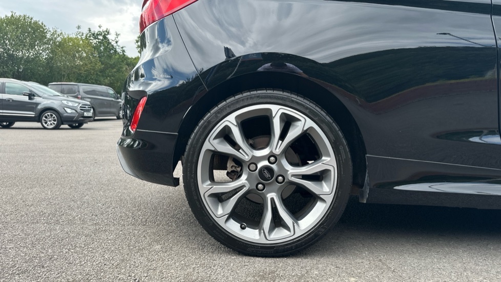 Ford Fiesta 1.0 Ecoboost 125 Titanium Hatchback Black #7