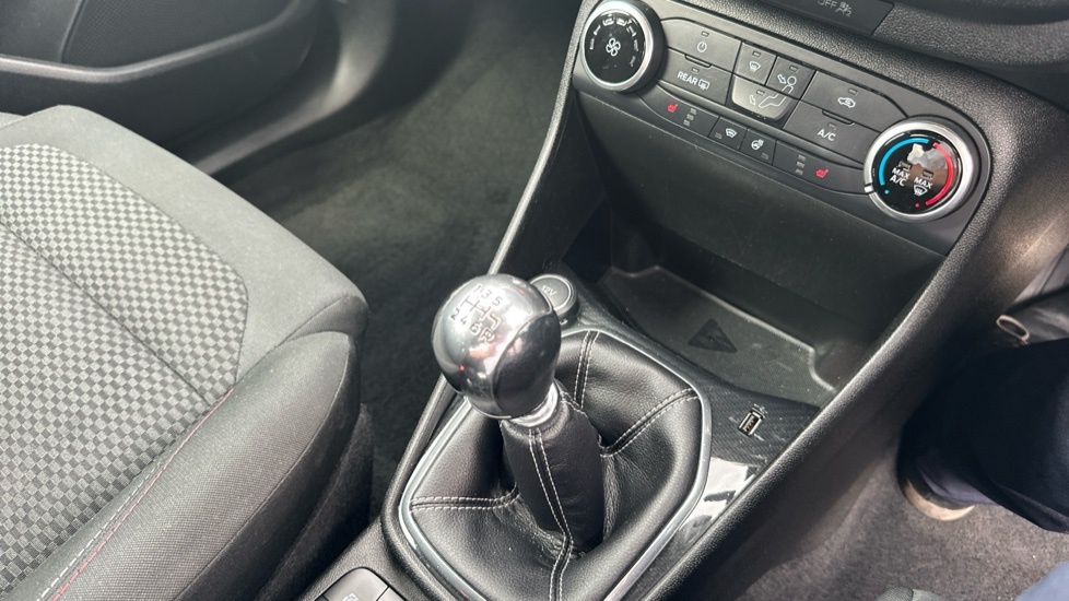 Ford Fiesta 1.0 Ecoboost 125 Titanium Hatchback Black #13