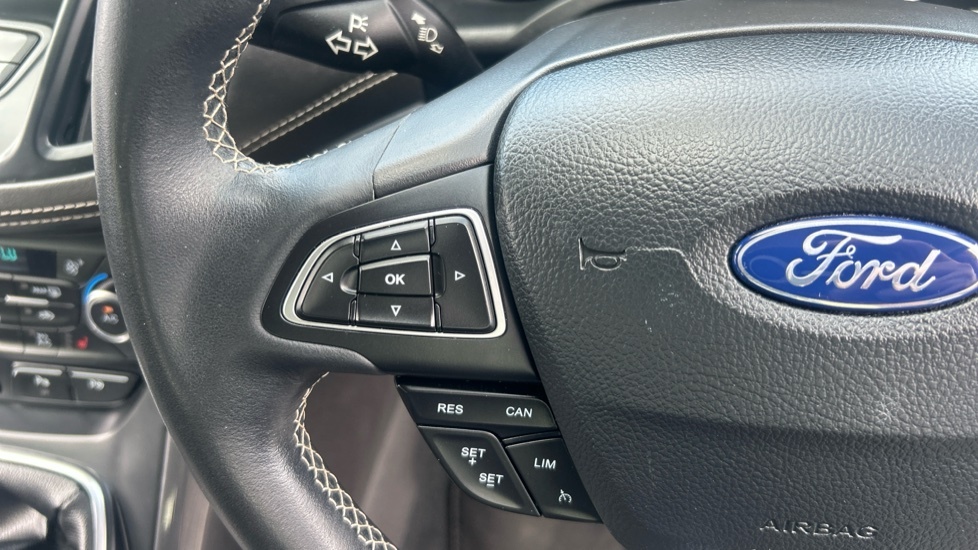 Ford Kuga 2.0 Tdci 180 Titanium X 2018 Red #29