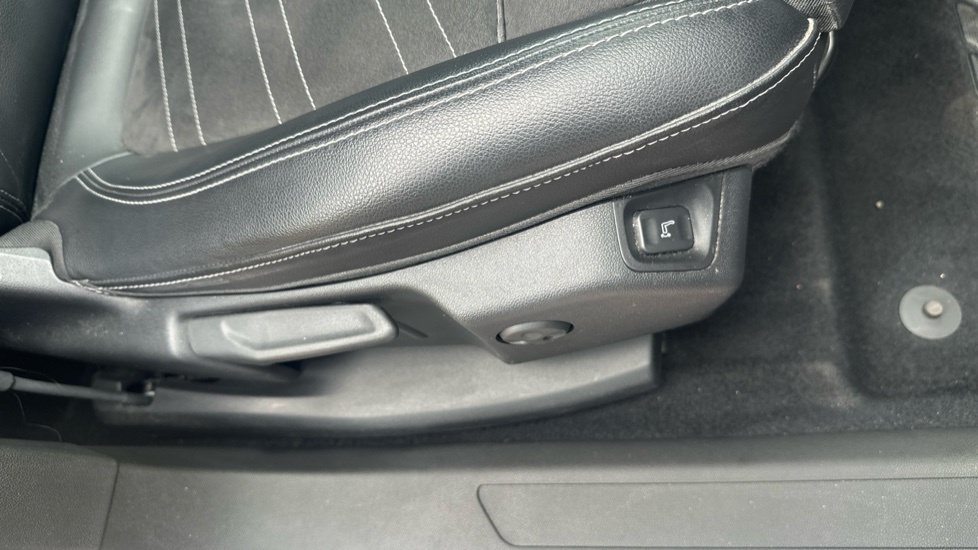 Vauxhall Grandland Ultimate Black #33