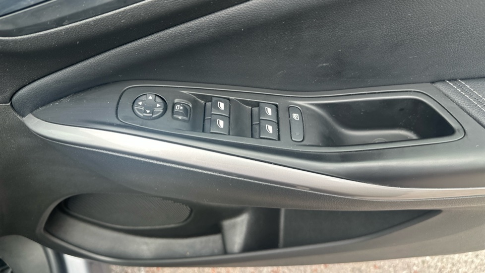 Vauxhall Grandland Ultimate Black #32
