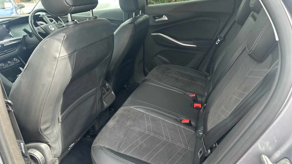 Vauxhall Grandland Ultimate Black #16