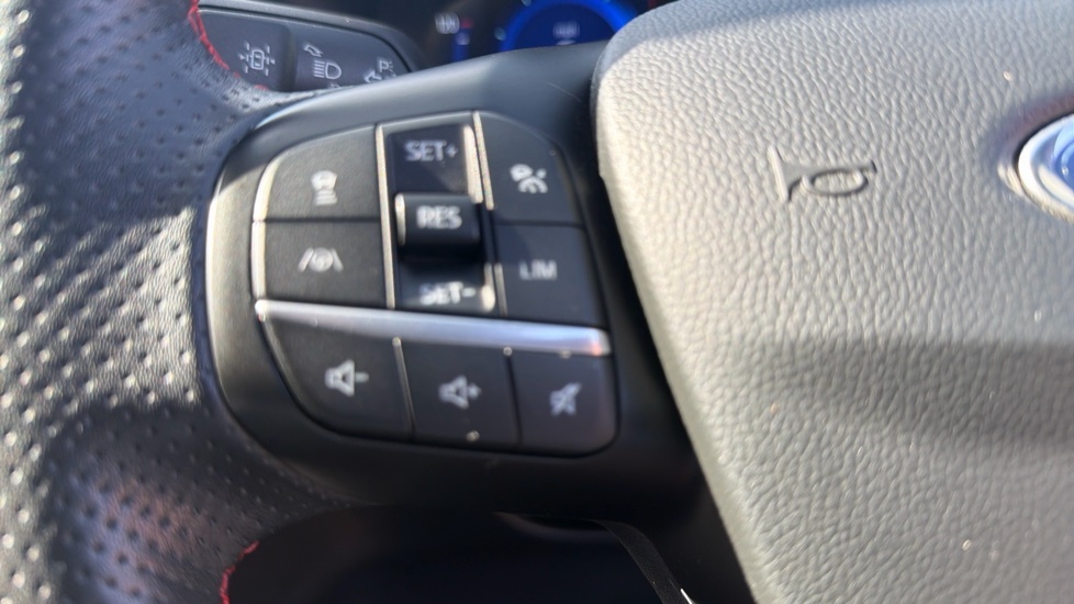 Ford Kuga 1.5 Ecoboost 150 St-line First Edition Grey #25