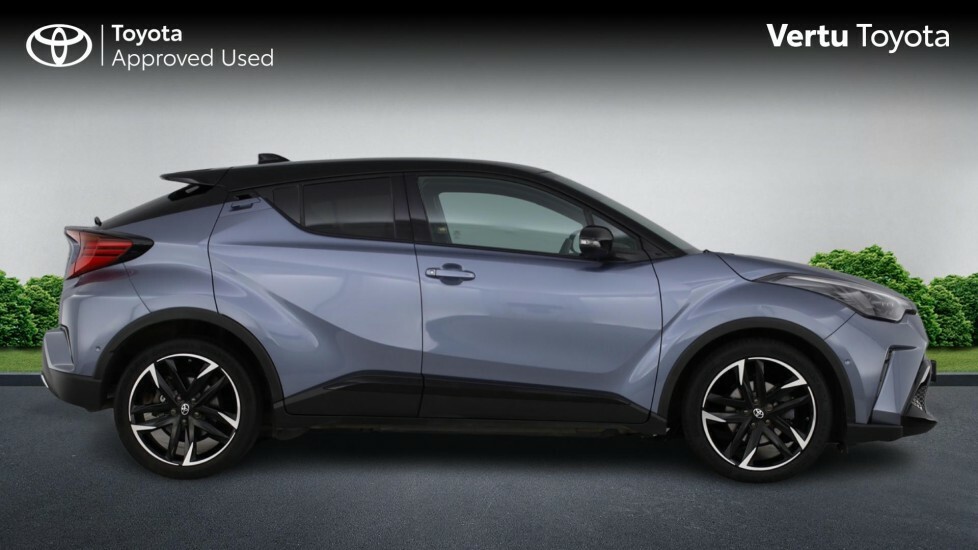 Toyota C-Hr Design White #23