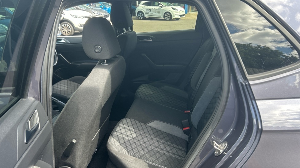 Volkswagen Polo Hatchback White #16