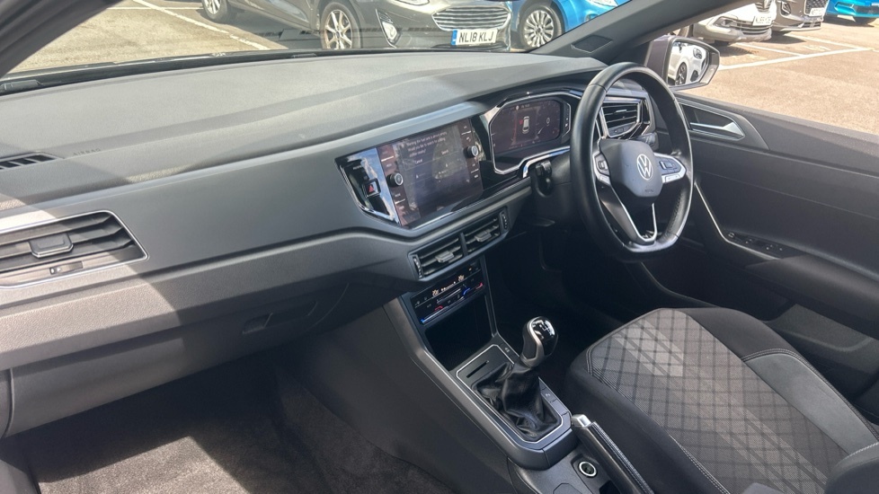 Volkswagen Polo Hatchback White #9