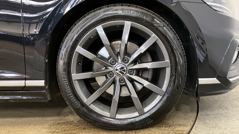 Volkswagen Passat R-line Black #5