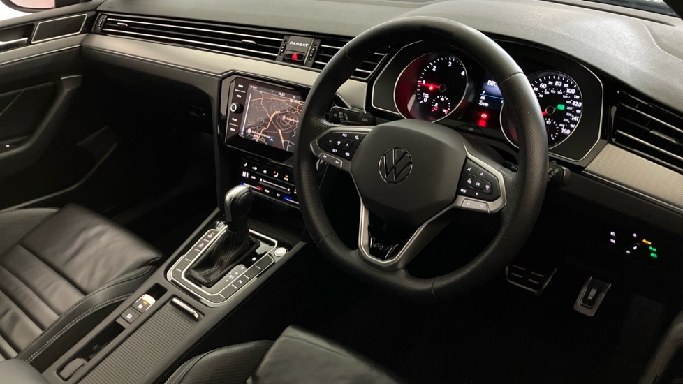 Volkswagen Passat R-line Black #6