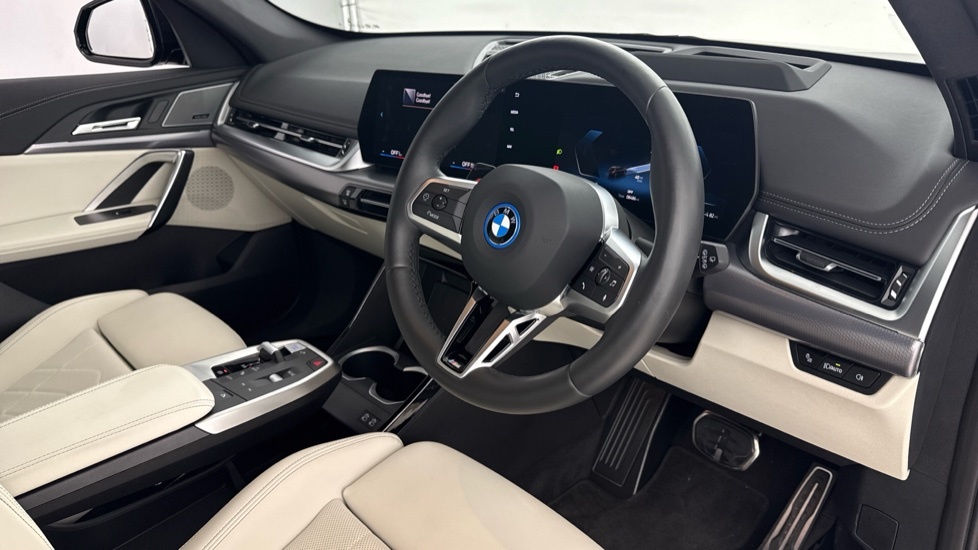 BMW iX1 M Sport Black #6