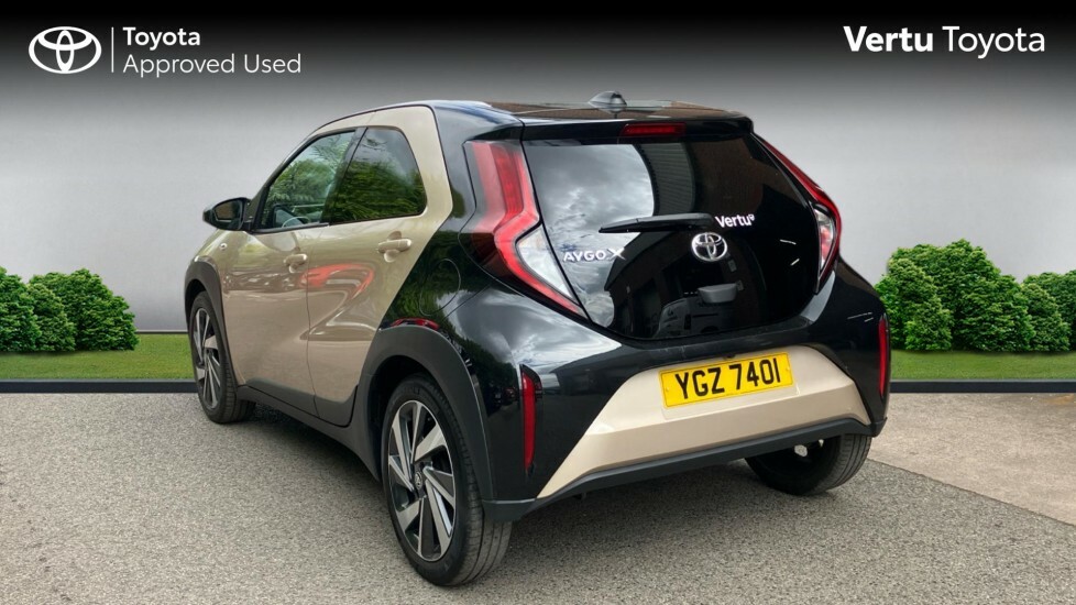 Toyota Aygo X Edge Beige #4