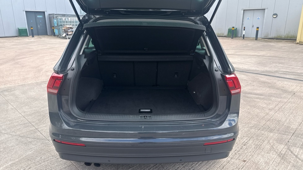 Volkswagen Tiguan Match CK20XLT Grey #4