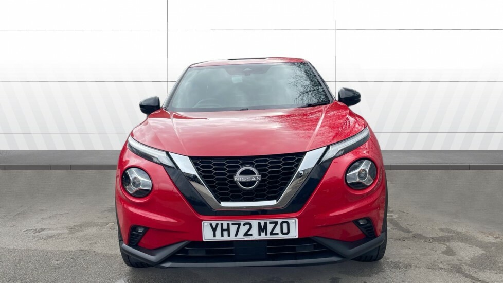Nissan Juke Tekna Red #3