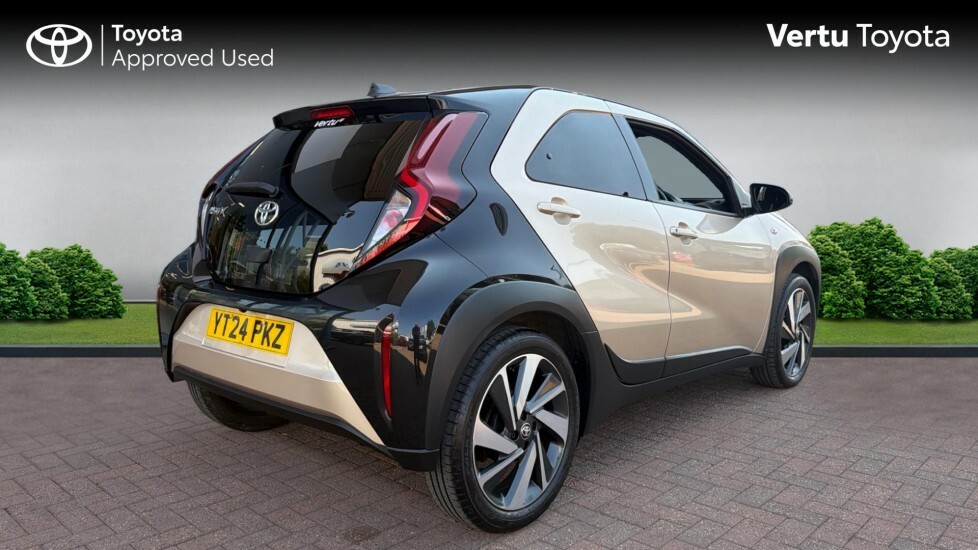 Toyota Aygo X Edge Gold #2