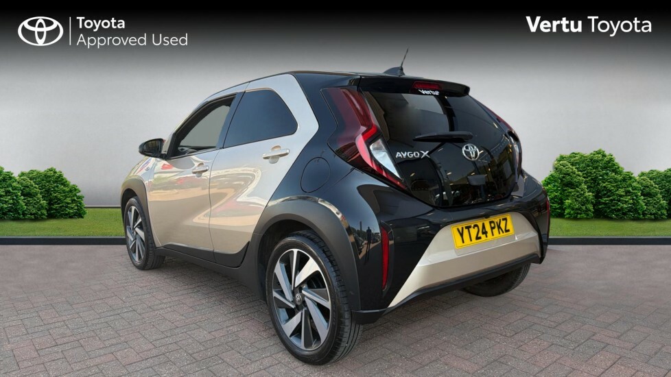 Toyota Aygo X Edge Gold #4
