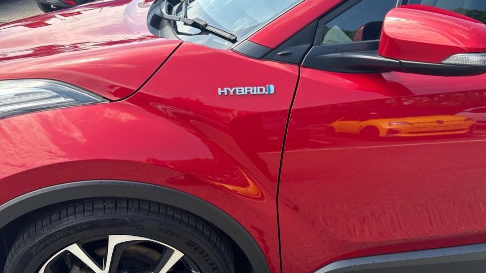 Toyota C-Hr 1.8L Dynamic Blue #32