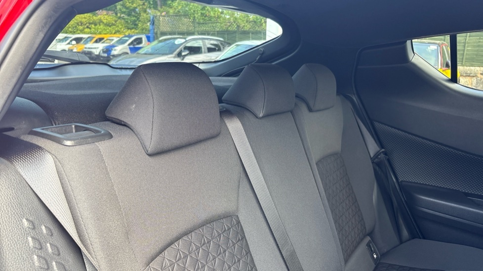 Toyota C-Hr 1.8L Dynamic Blue #39