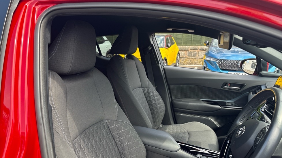 Toyota C-Hr 1.8L Dynamic Blue #69