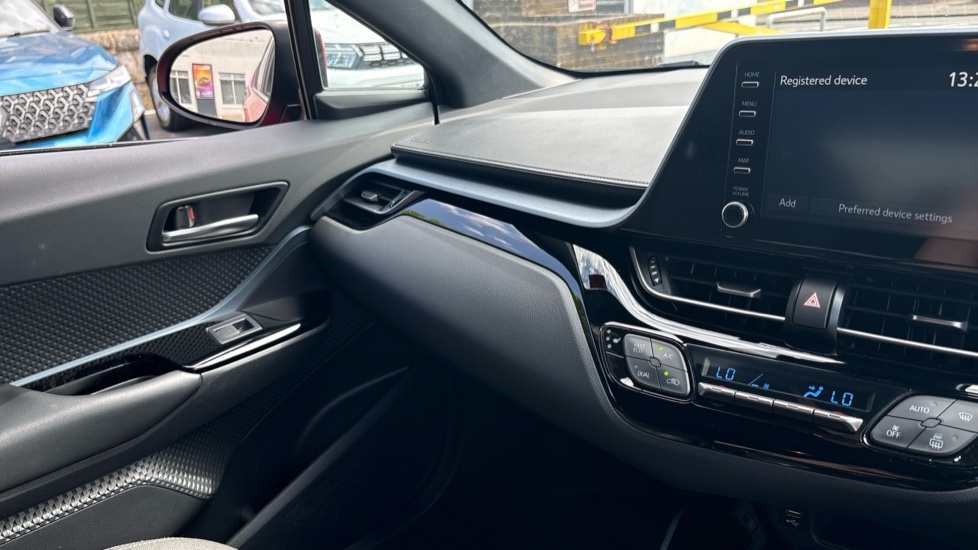 Toyota C-Hr 1.8L Dynamic Blue #68