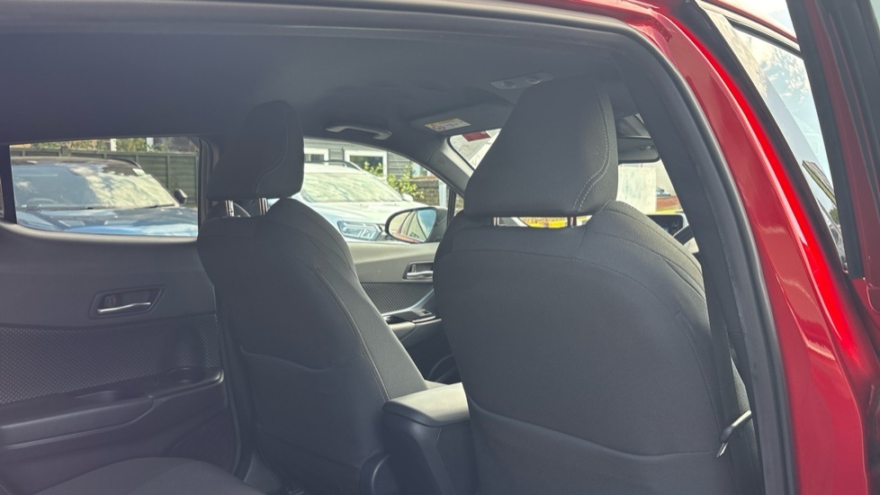 Toyota C-Hr 1.8L Dynamic Blue #40