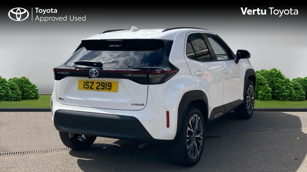 Toyota Yaris Cross Excel White #2