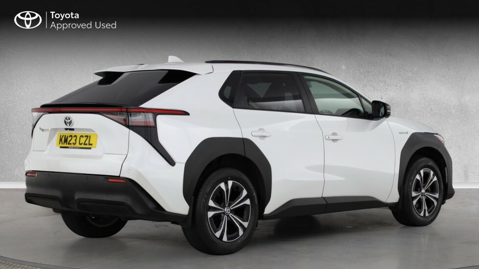 Toyota bZ4X Motion White #2