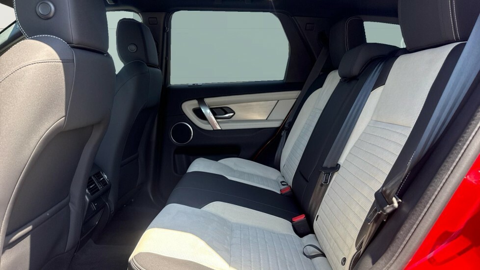 Land Rover Discovery Sport Urban Edition Red #4