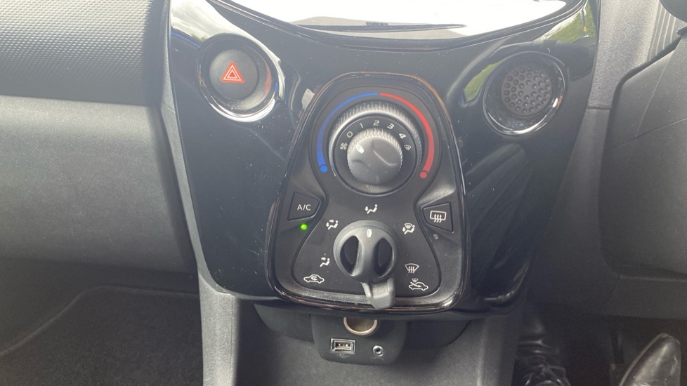 Citroen C1 1.0 Vti 72 Flair Black #26