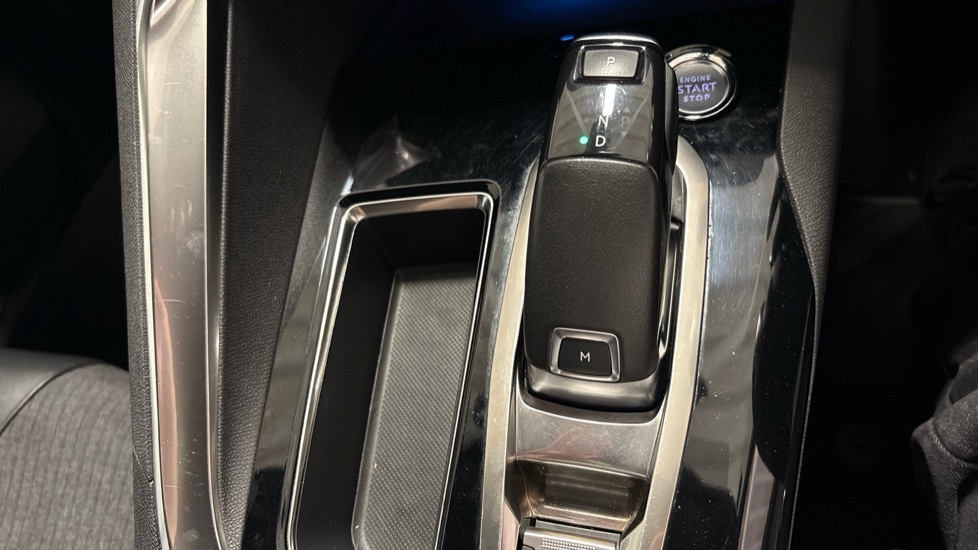 Peugeot 5008 Suv White #40