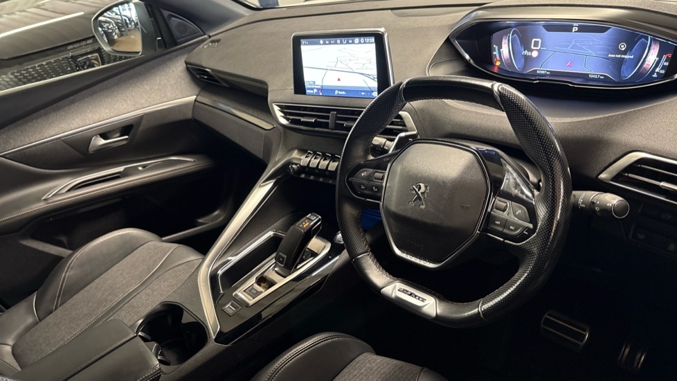Peugeot 5008 Suv White #11