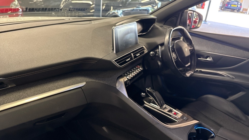 Peugeot 5008 Suv White #72