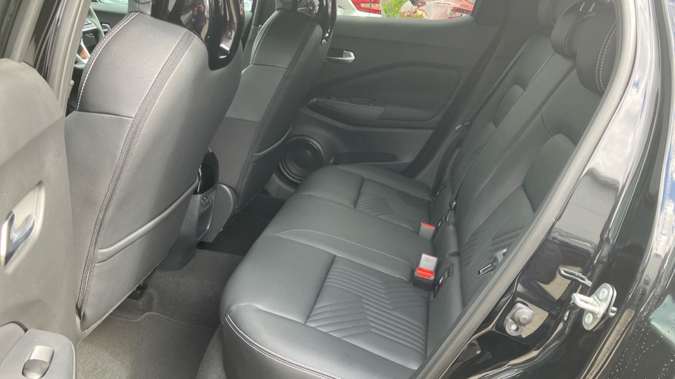 Nissan Juke 1.0 Dig-t Acenta Premium White #16