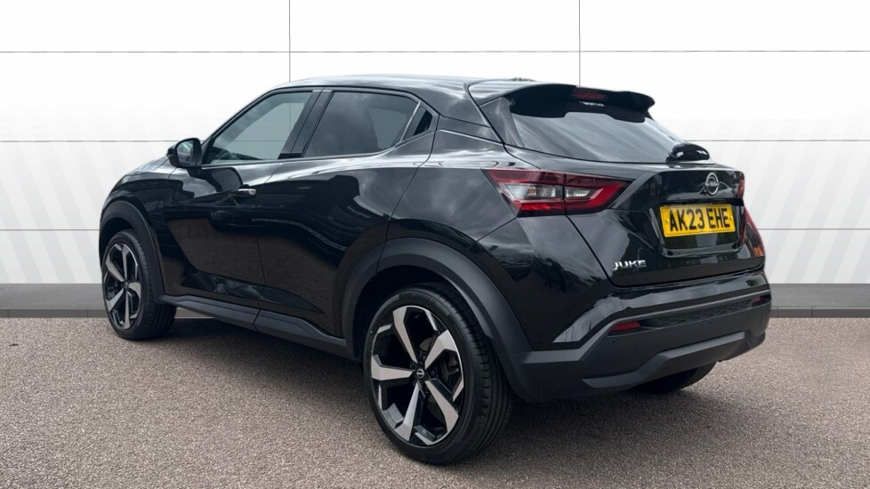 Nissan Juke Tekna Black #2