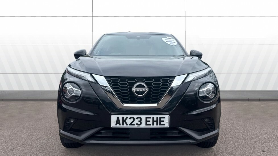 Nissan Juke Tekna Black #3