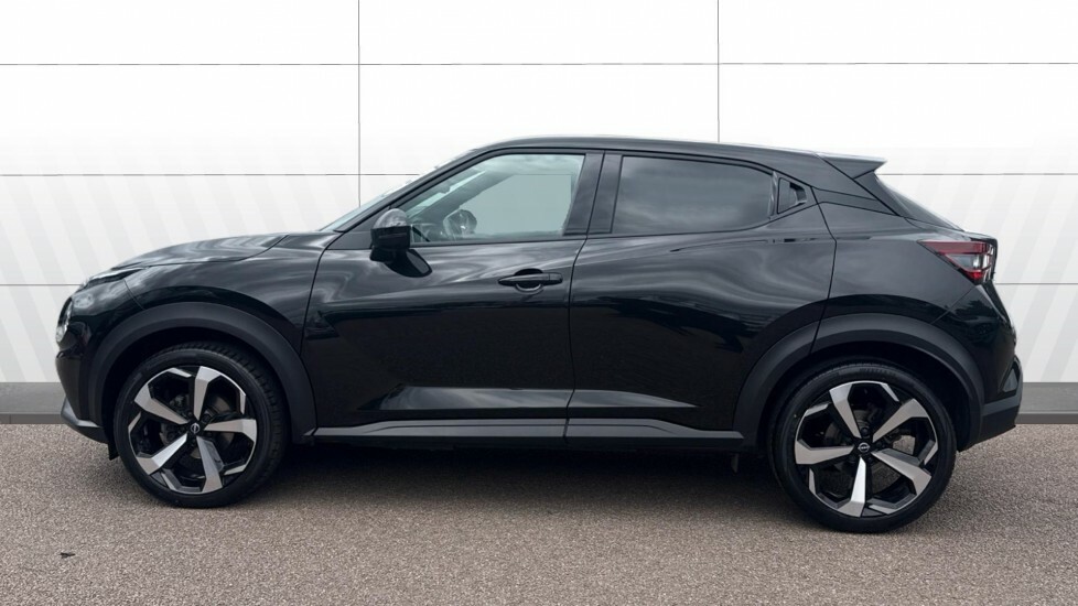 Nissan Juke Tekna Black #5