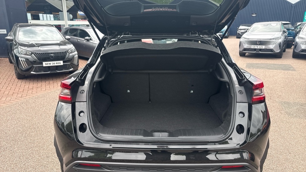 Nissan Juke Tekna Black #4