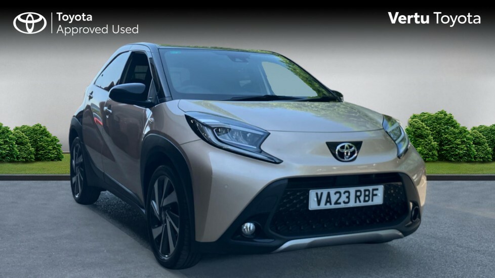 Toyota Aygo X Exclusive Beige
