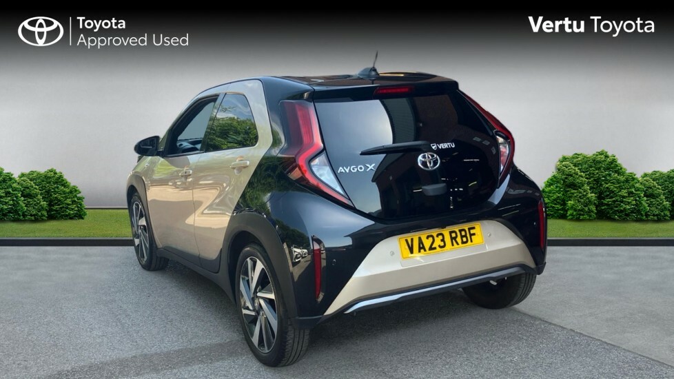 Toyota Aygo X Exclusive Beige #4