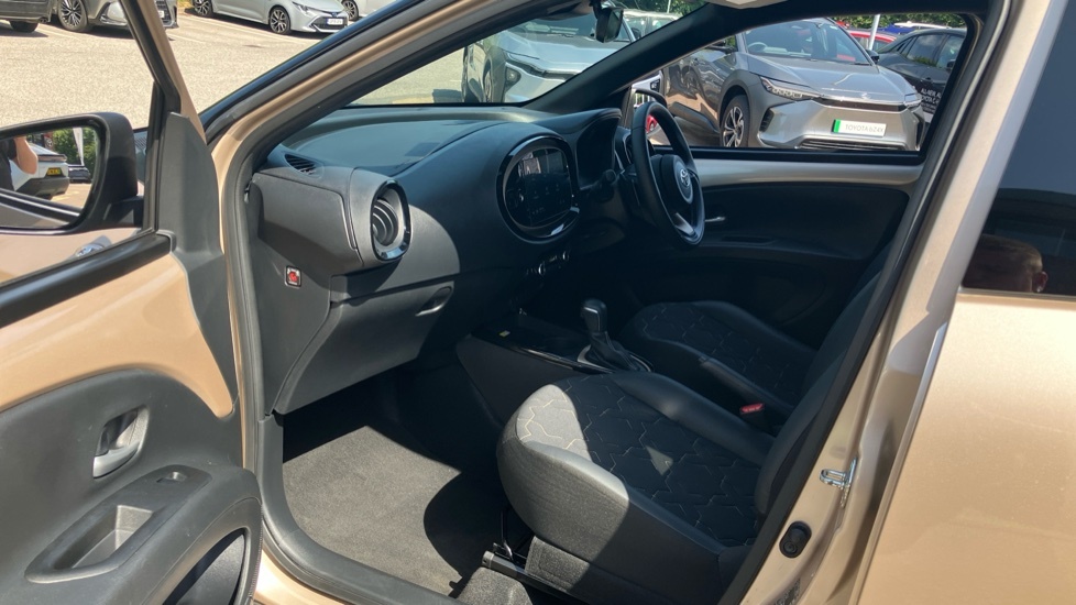 Toyota Aygo X Exclusive Beige #5