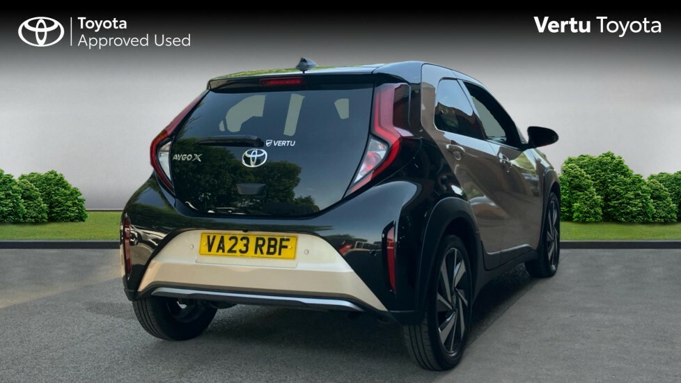 Toyota Aygo X Exclusive Beige #2