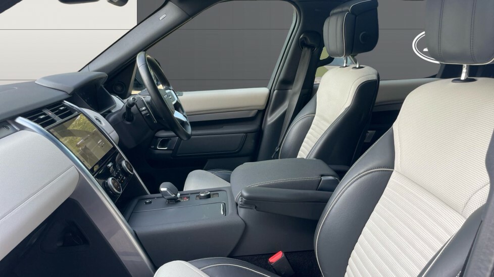 Land Rover Discovery R-dynamic Hse Brown #3