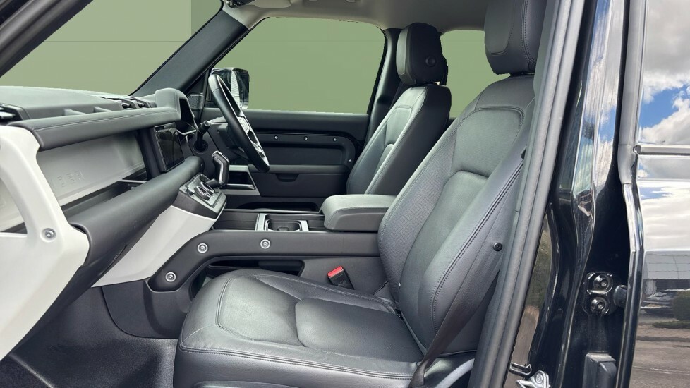 Land Rover Defender 110 Xs Edition Black #3