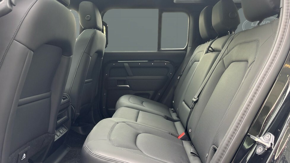 Land Rover Defender 110 X-dynamic Se Black #4