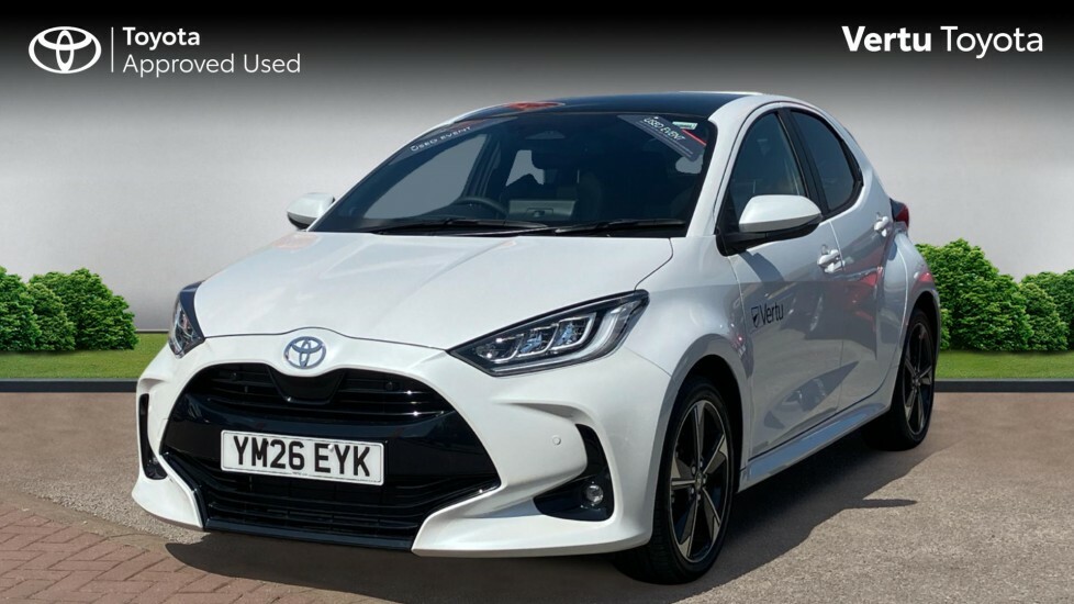 Toyota Yaris Excel White #3