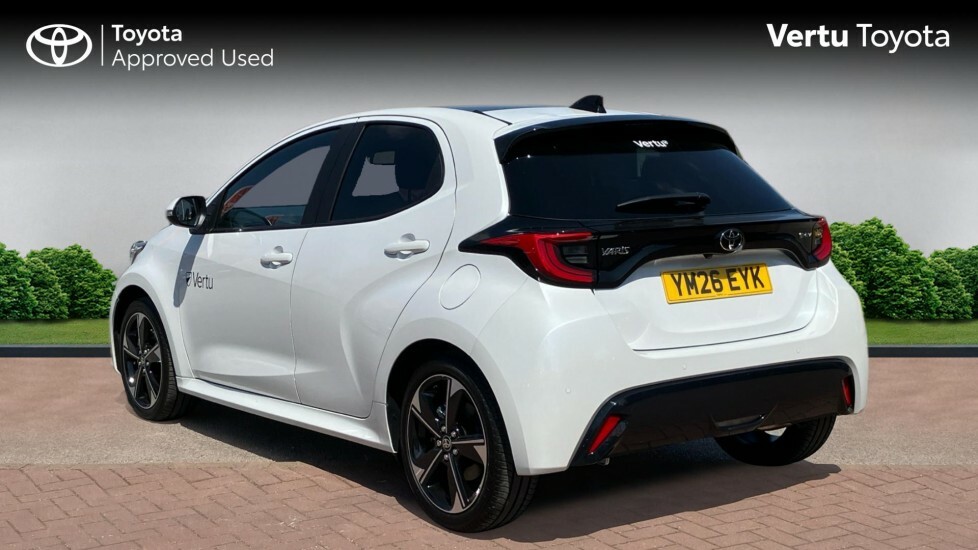Toyota Yaris Excel White #4