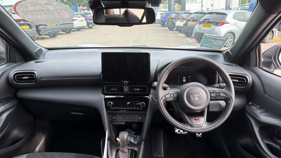 Toyota Yaris Cross Gr Sport White #6