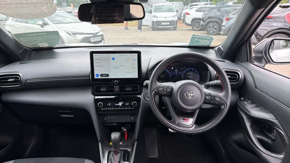 Toyota Yaris Cross Gr Sport YM26OBD White #6