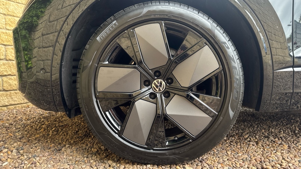 Volkswagen Touareg Final Edition Black #5