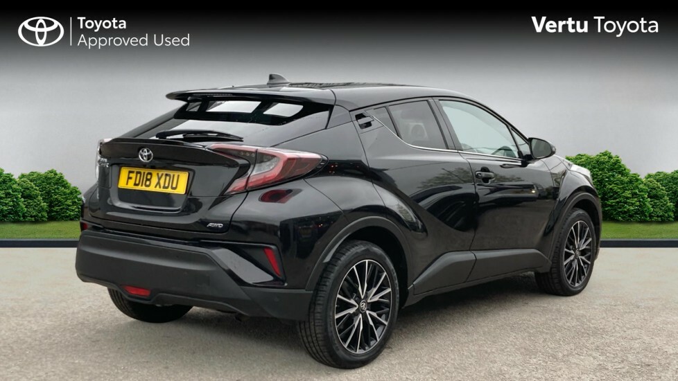 Toyota C-Hr Excel White #2