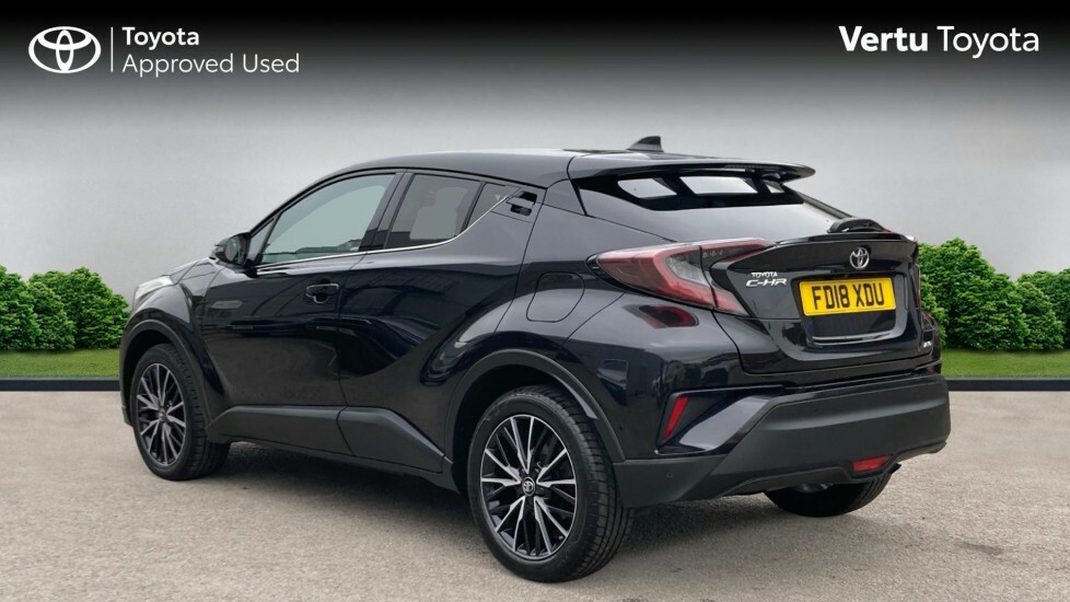 Toyota C-Hr Excel White #4
