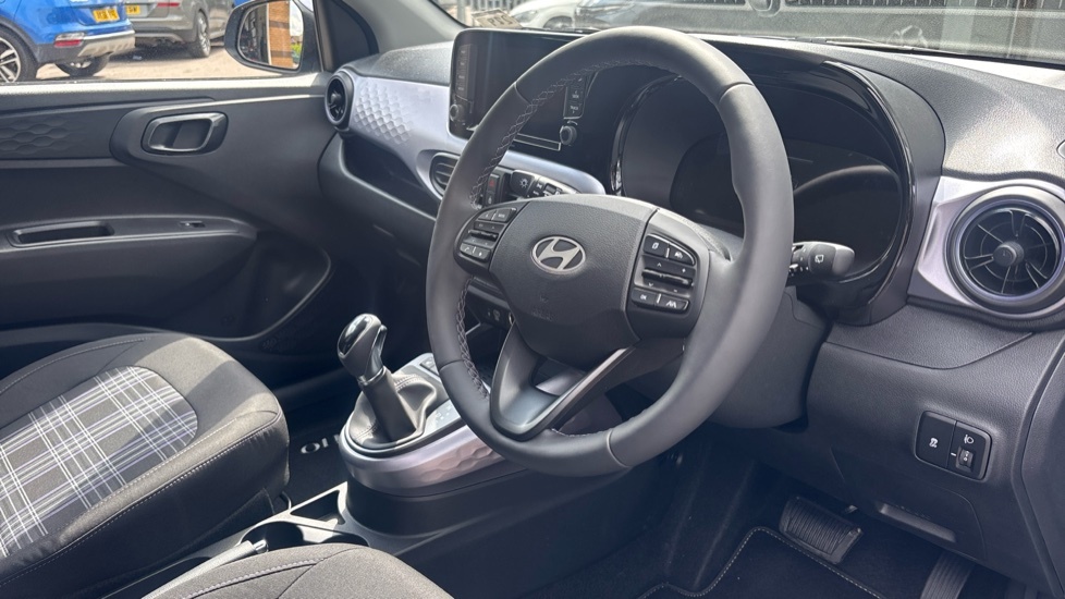 Hyundai I10 1.0 63 Advance Nav White #11